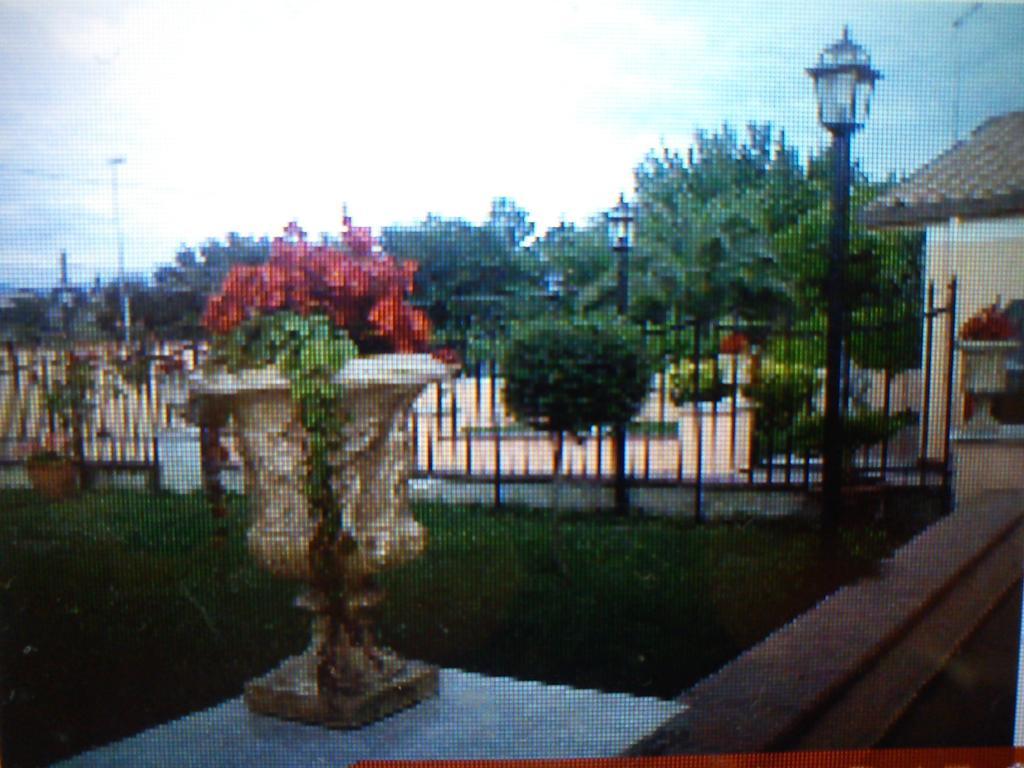 Villa Paradise Resort Gallicano nel Lazio ภายนอก รูปภาพ