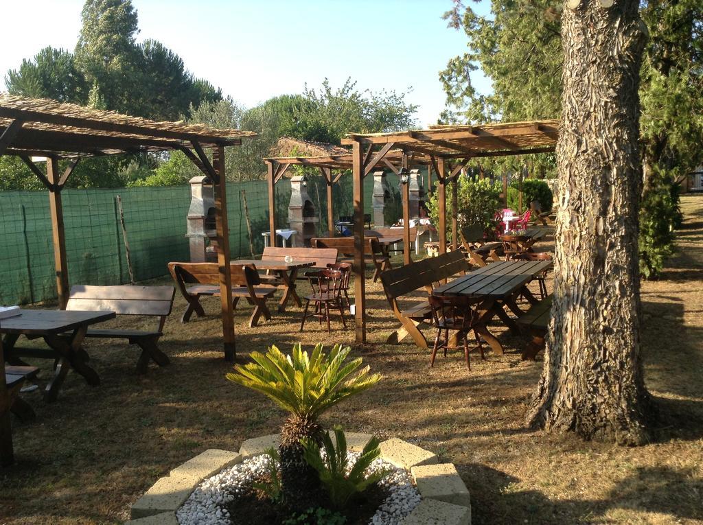 Villa Paradise Resort Gallicano nel Lazio ภายนอก รูปภาพ